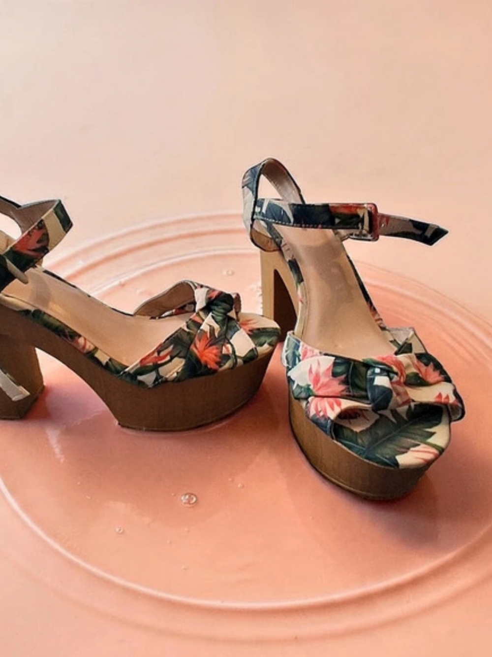 Qupid Floral Platform Heels Tan Wood Heels Women's Shoes Size 9 Cute Chuncky